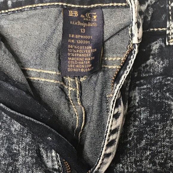 Textured Denim Jeans - Picture 5 of 9